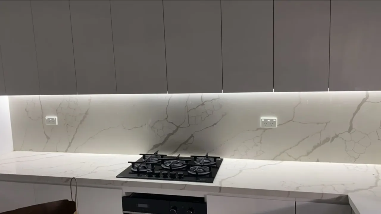 Kitchen cooktop with LED under-cabinet lighting
